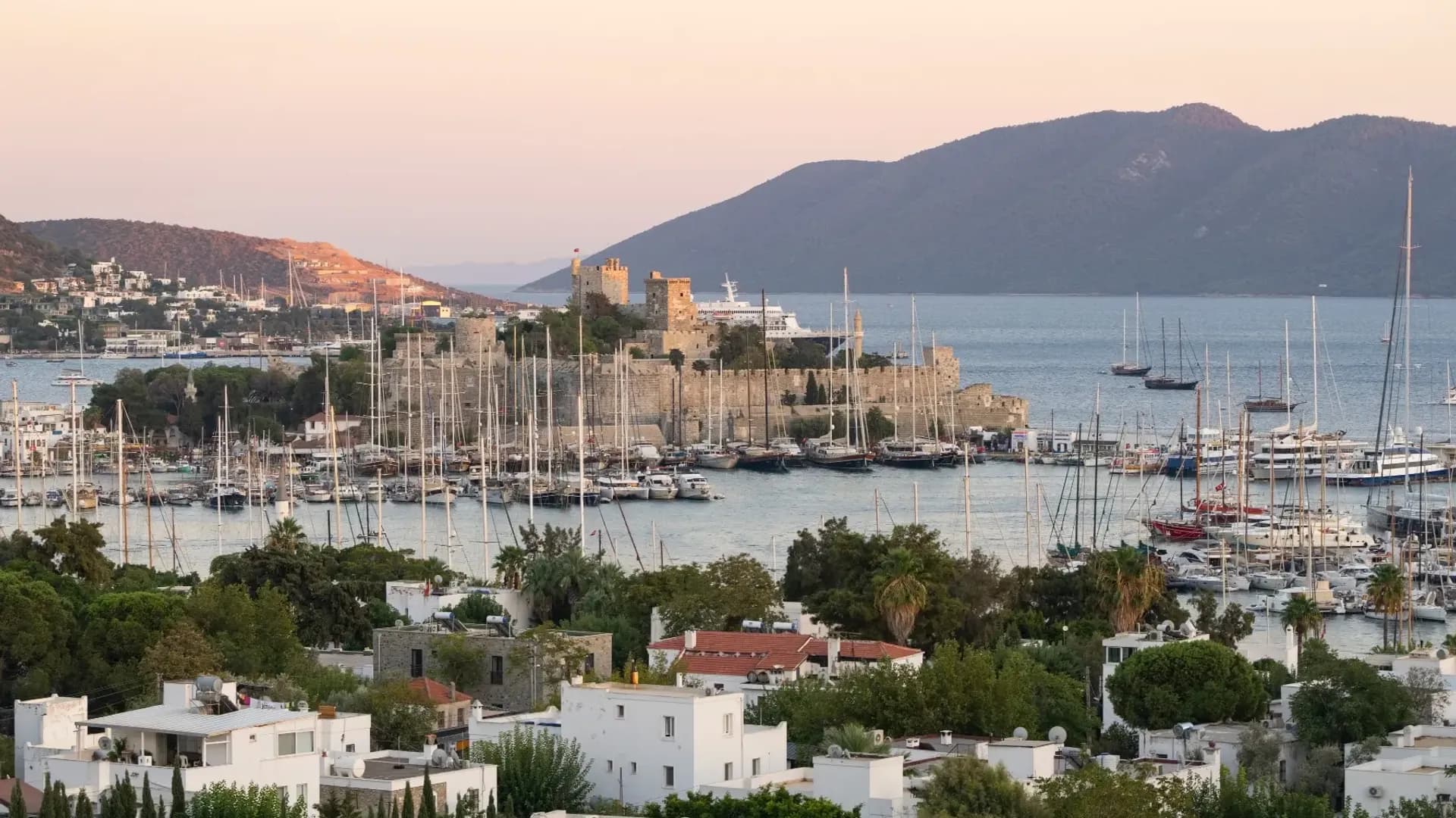 Bodrum-Stadtrundfahrt | Entdecken Sie Geschichte, Kultur und Küstenansichten