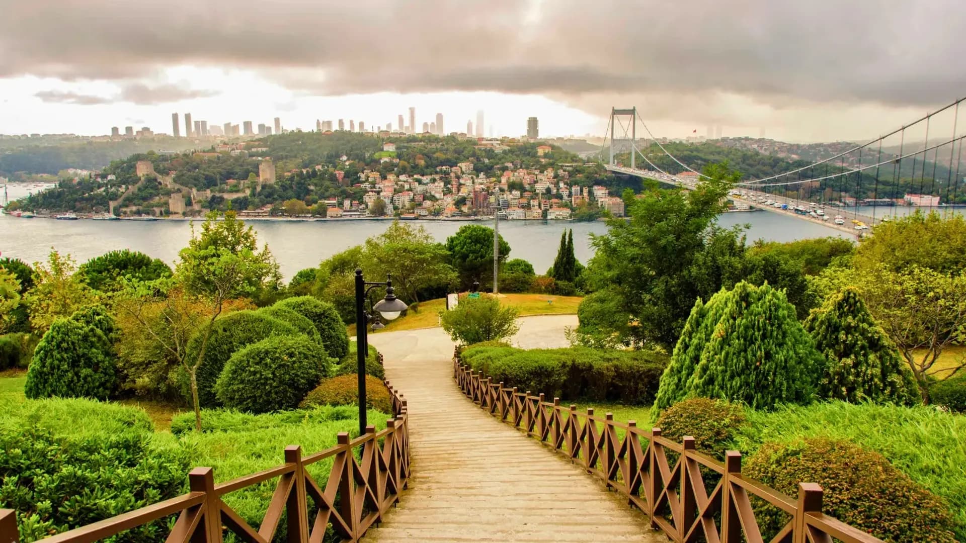 Dolmabahçe-Palast mit Bosporus-Kreuzfahrt