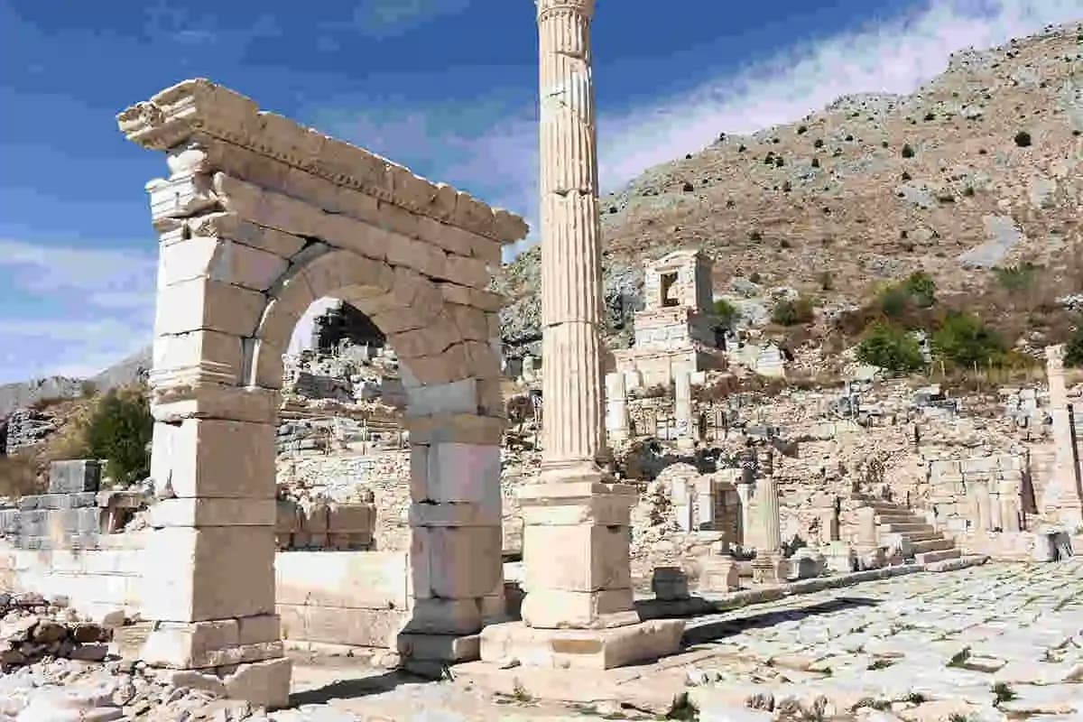 جولة في مدينة ساجالاسوس القديمة ومتحف بوردور