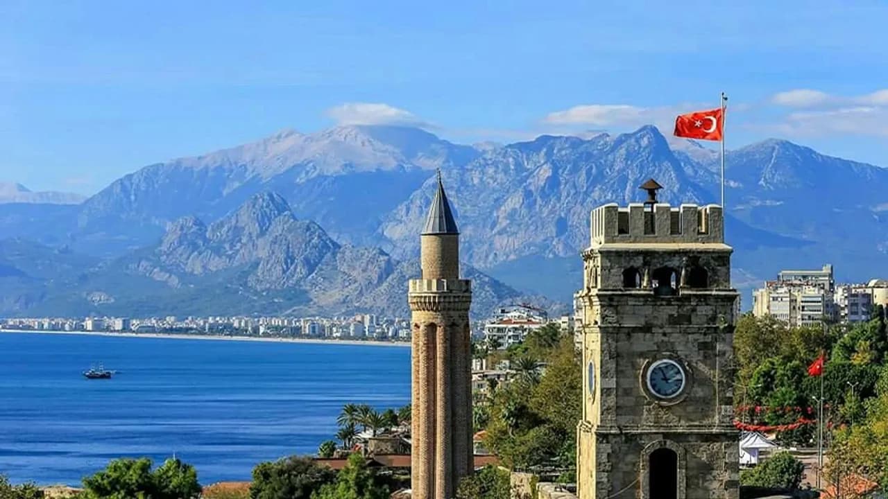 جولة سيرًا على الأقدام في مدينة أنطاليا القديمة (كاليسي).