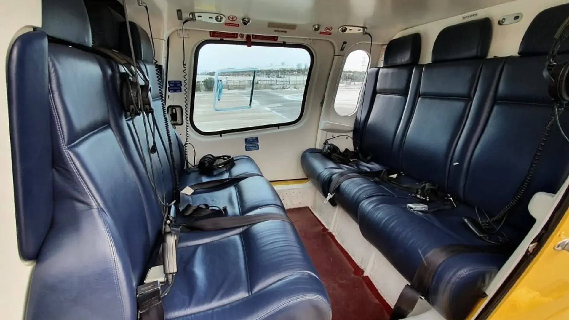 Helikopterin içindeki yolcu koltukları