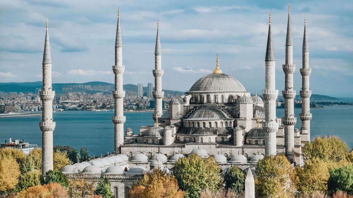  Visit the Blue Mosque